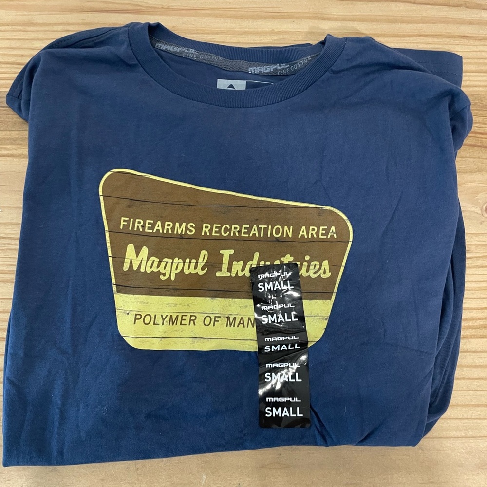 Magpul Industries Recreation T-shirt Navy Size Small NWT